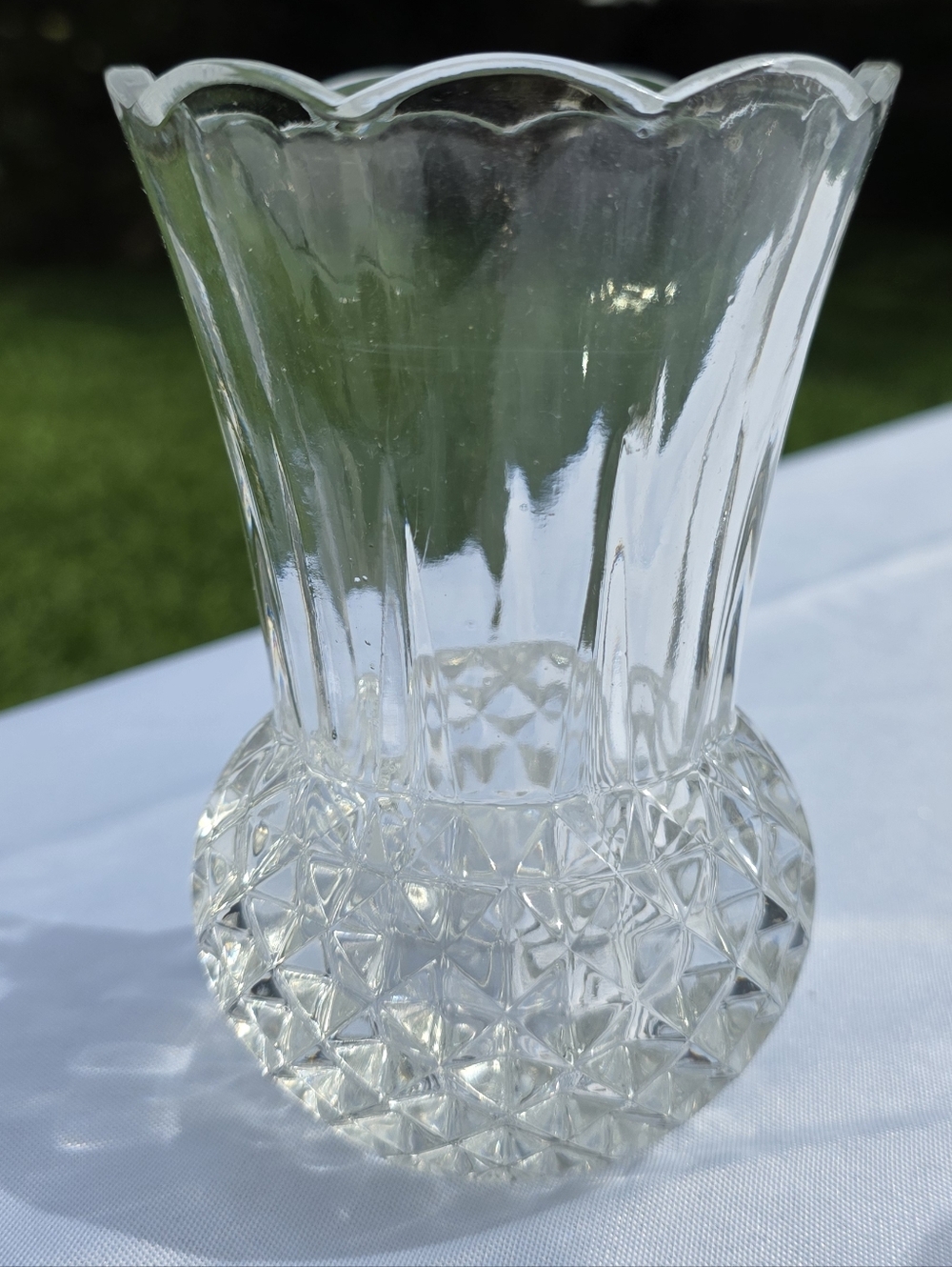 Lead Crystal Clear Vase Diamond Cut Pattern Bottom Scallop Edge On Top 5 1/2"